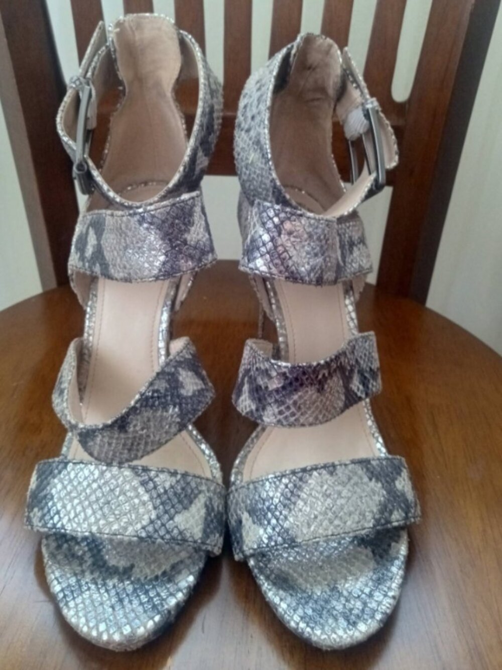 Vince Camuto Snake skin Heels Size 8 M